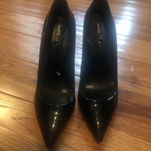 Aldo patent leather heel